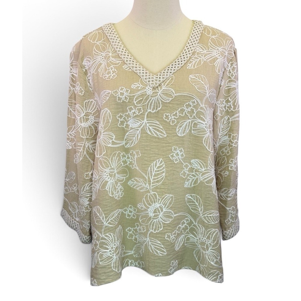 Alfred Dunner Beige White Floral Embroidered V-Neck Tunic Top Womens PXL